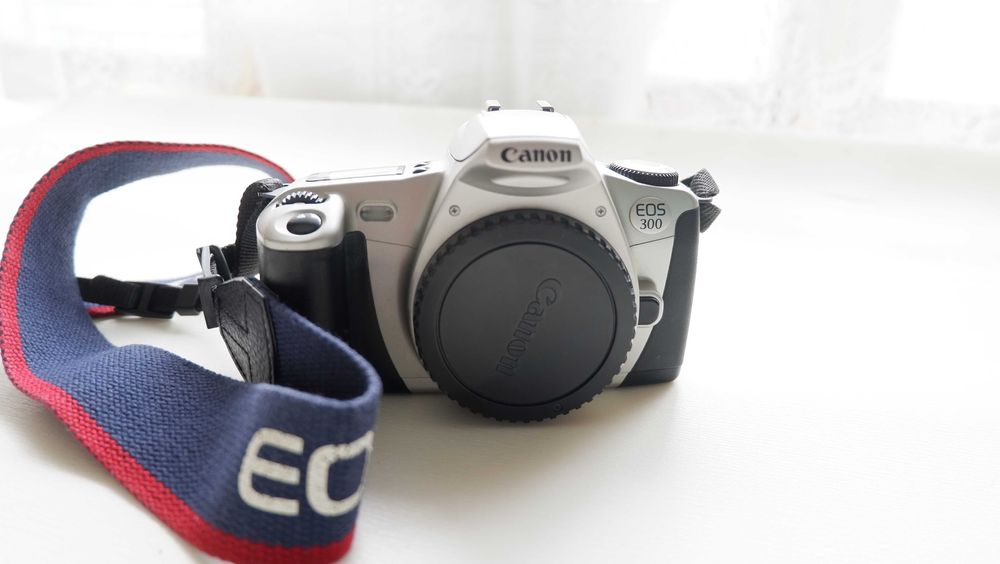 пленочная камера Canon EOS 300
