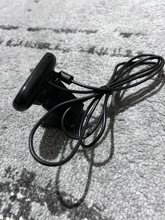 Продам: клавиатуру, монитор, мышку и камеру.