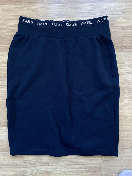 Spódniczka granatowa materiałowa na gumce lato wiosna Diverse 38 M