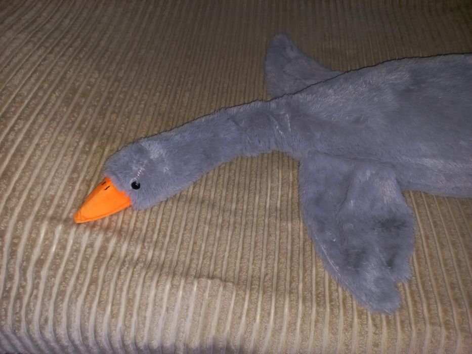 Мягкая игрушка обнимашка гусь 150 см