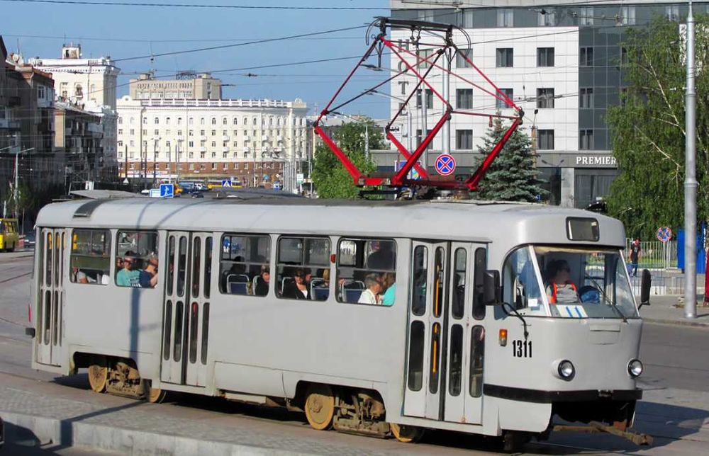 Tatra T3SU металл трёх дверная м-т №26  цвет серый металлик