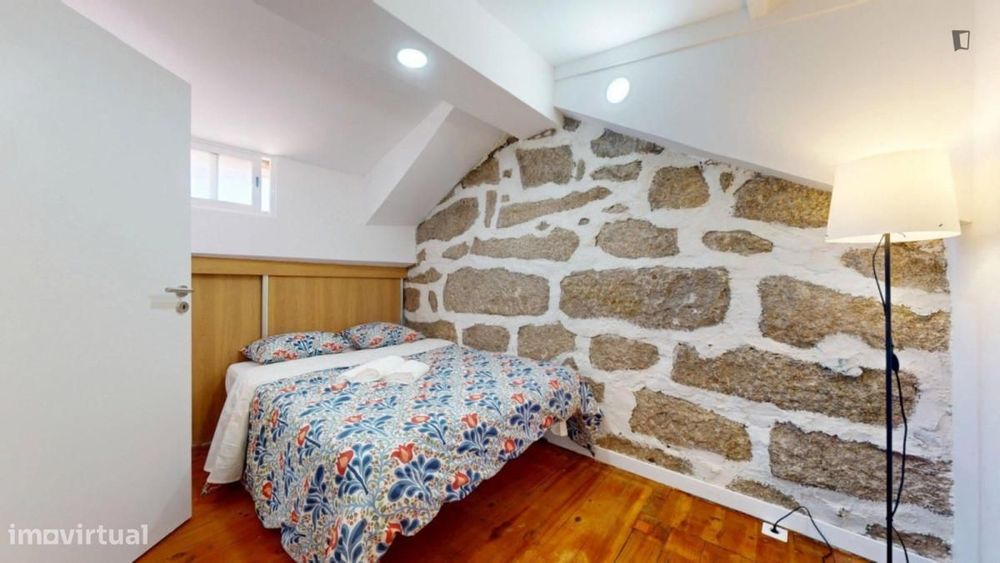 Quarto - localizado em Cedofeita Porto