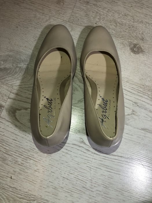 Buty na obcasie