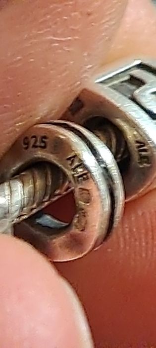 Pulseira em prata Pandora.
