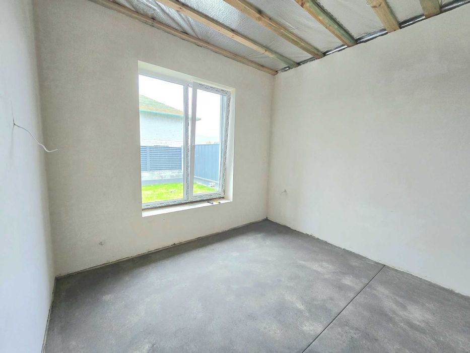 Одноповерховий будинок під ремонт, з автонавісом, терасою