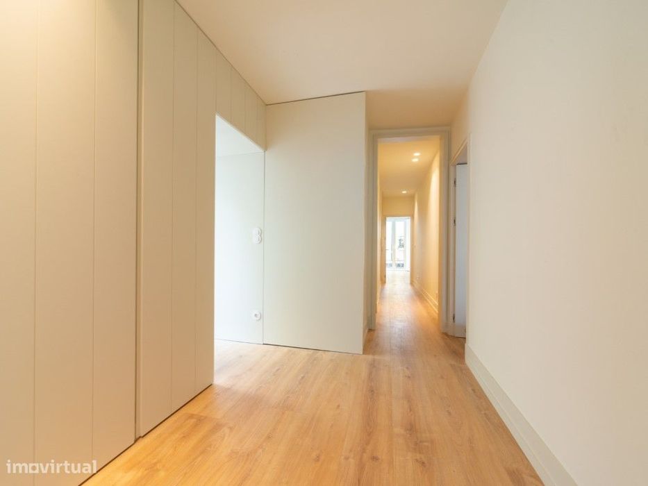 Apartamento T4 na Rua do Telhal