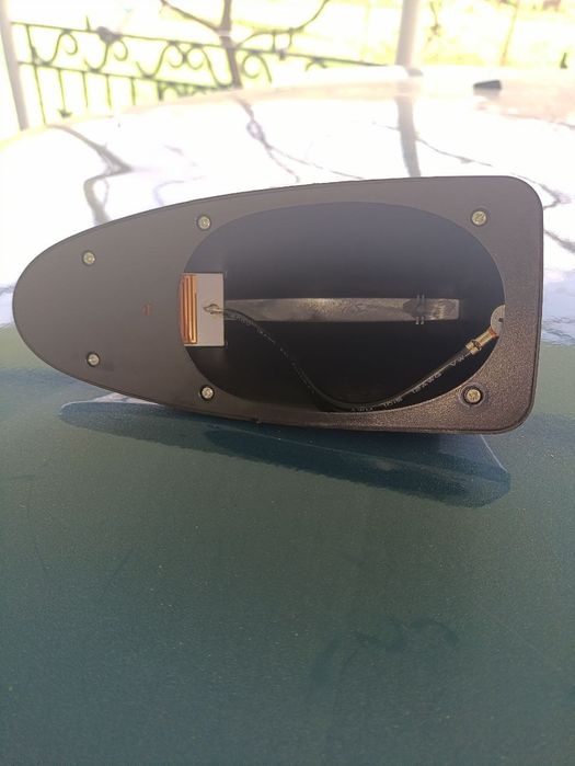 Антена-плавник для автомобіля