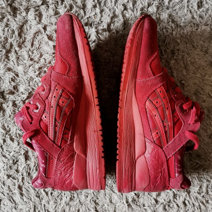 Czerwone buty asics gel lyte III