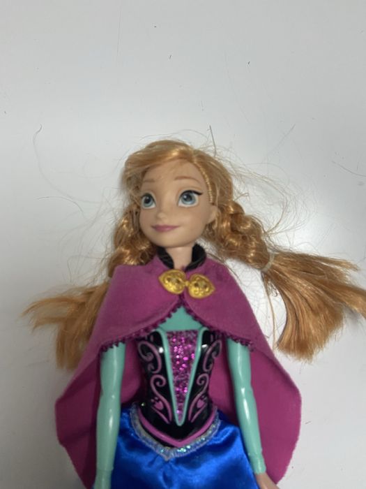 Boneca  anna da frozen