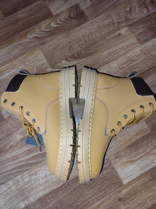 Взуття чоловіче , осінь зима , 43 розмір.