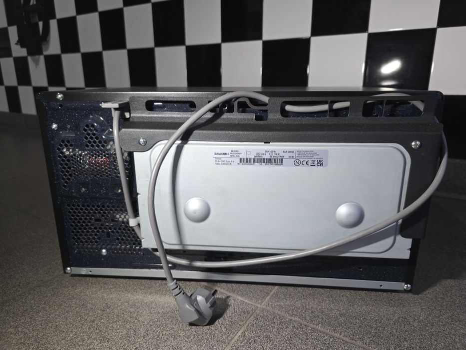 Micro-ondas SAMSUNG MG23DG4524ATE1 (23 L - Com Grill - Preto)