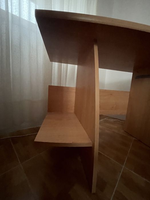 Secretária de Madeira