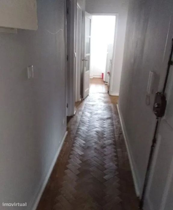 Excelente Apartamento de 4 assoalhadas sito nas Avenidas Novas