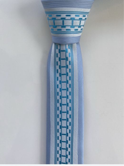 Krawat męski nowy 5,5 cm szerokość kolor niebieski nie używany