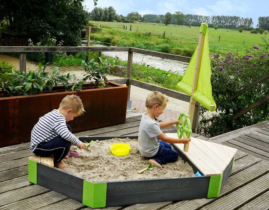 Дерев'яний будиночок EXIT Hika, пісочниці, столики з кипарису, Нідерлн