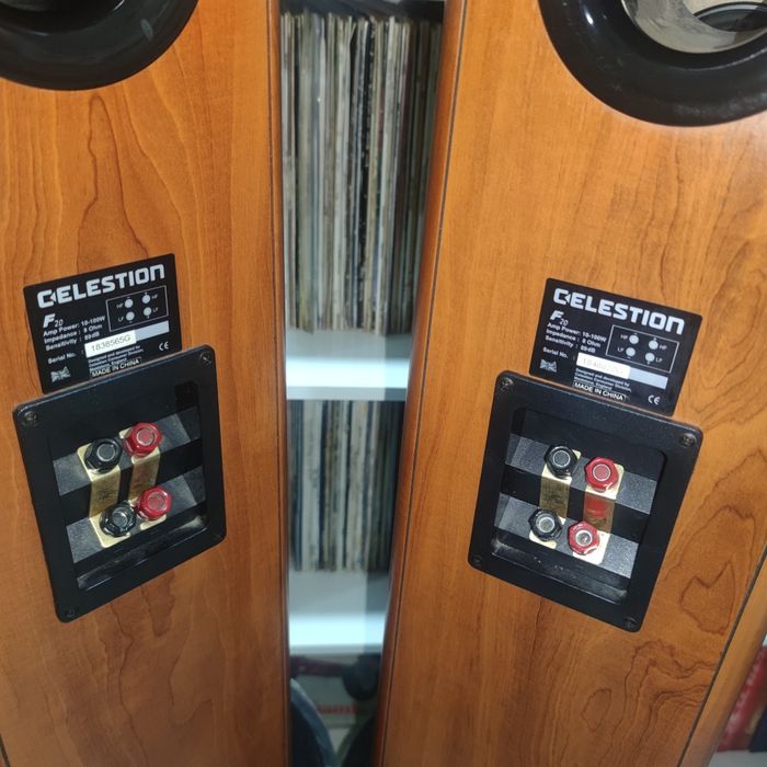 Colunas Celestion F20 - 2 vias exelente estado
