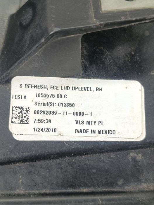 Фара права tesla model s rest uplevel