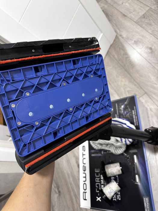 Продам пилосос rowenta x force flex aqua