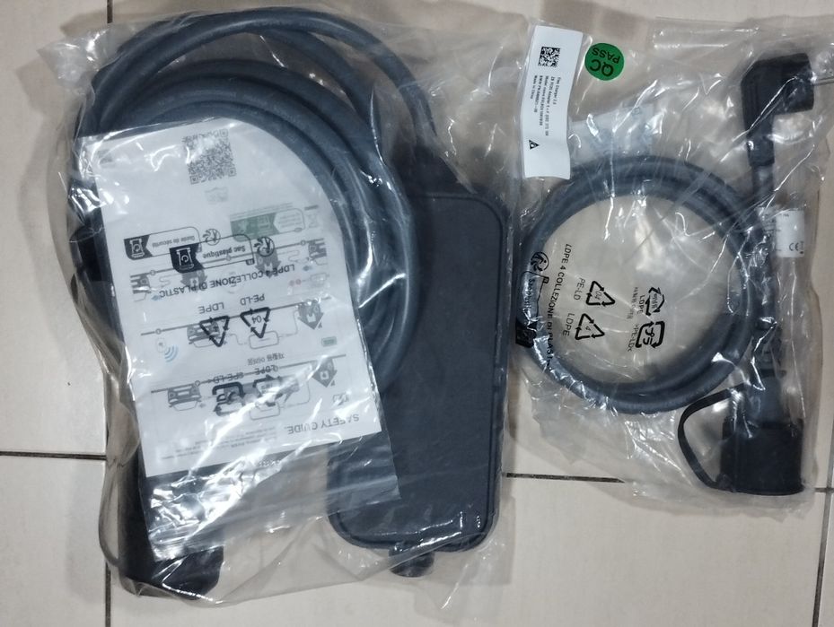 BMW Flexible Fast Charger