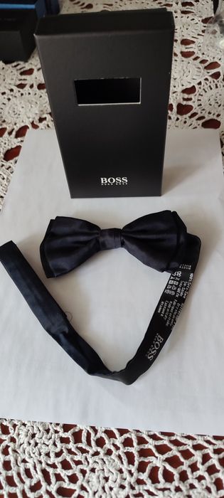 Mucha męska Hugo Boss ciemny granat