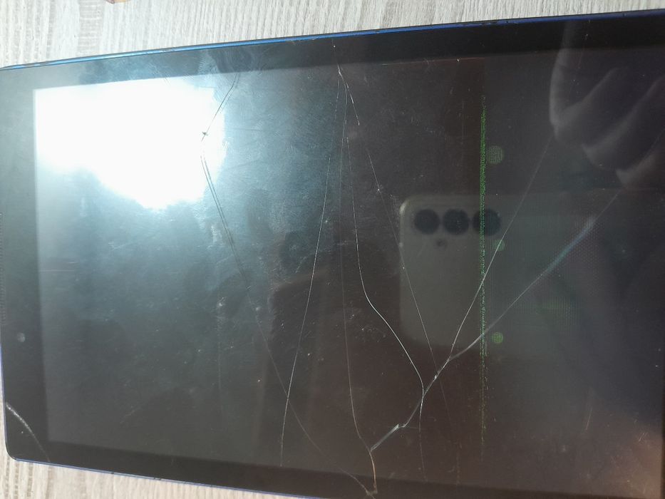 Планшет Lenovo под запчасти/ремонт