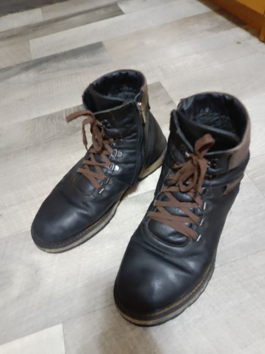 Продам черевики берци