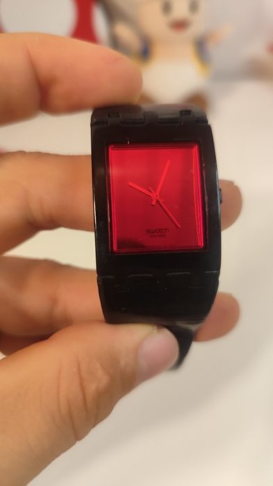 Продаю оригінальний кварцовий годинник Swatch Square "Funny Devil" модель SUAB103 ГОДИННИК Swatch!