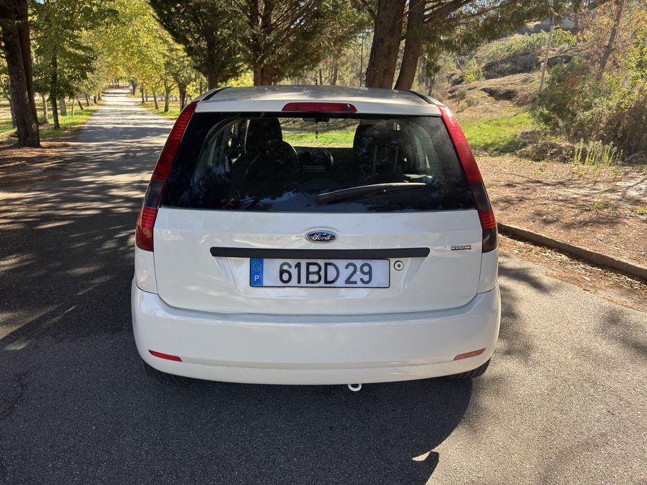 Ford Fiesta 1.4 tdci — photo 3