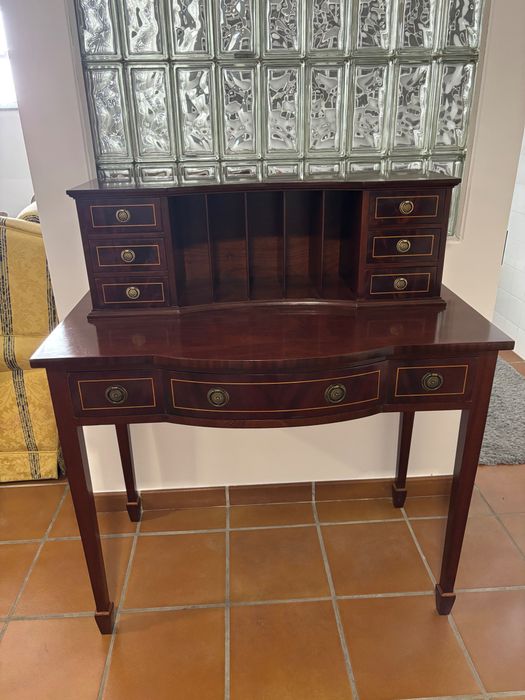 Cayres English Mahogany Desk