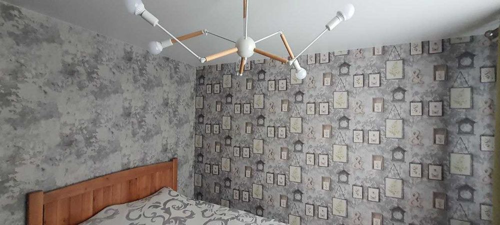 Продам 2 -х кімнатну квартиру м. Зміїв