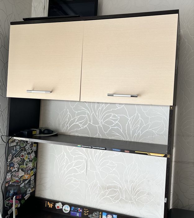 Стол письменный с полками угловой