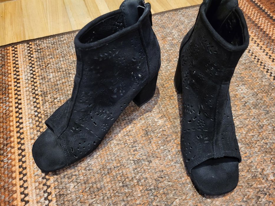 Sprzedam buty czarne