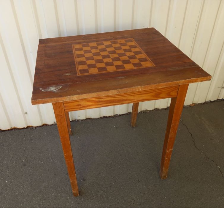 Шахматный стол