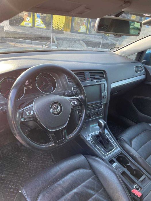 Продам E-Golf 2015