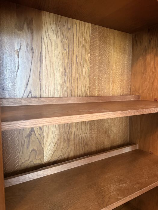 Drewniany kredens witryna