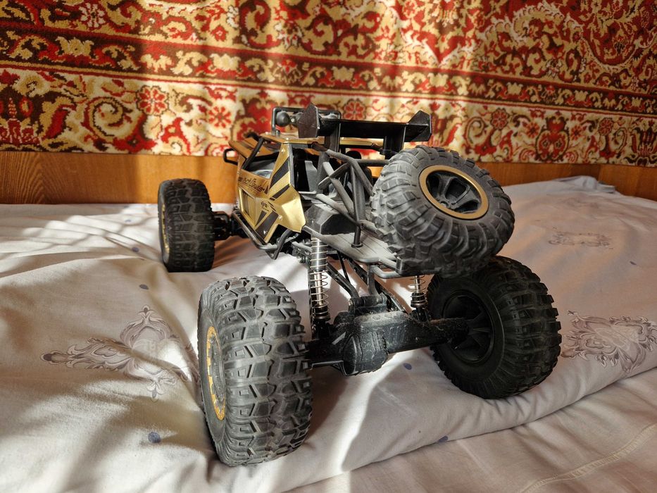 Радиомашинка Rock Crawler