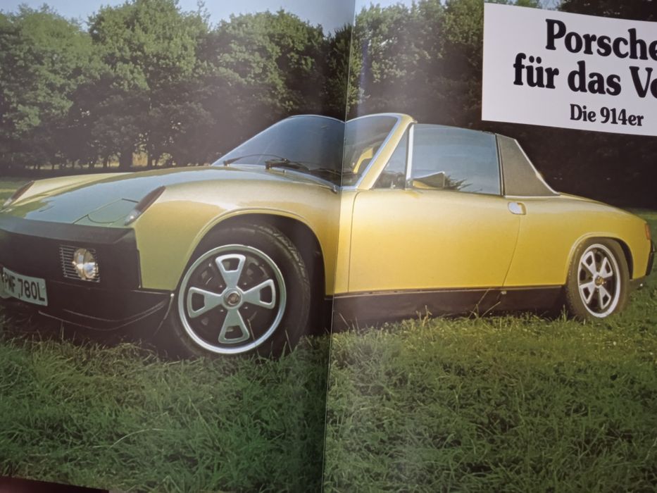 Album Porsche.Album posiada 100 stron w języku niemieckim.