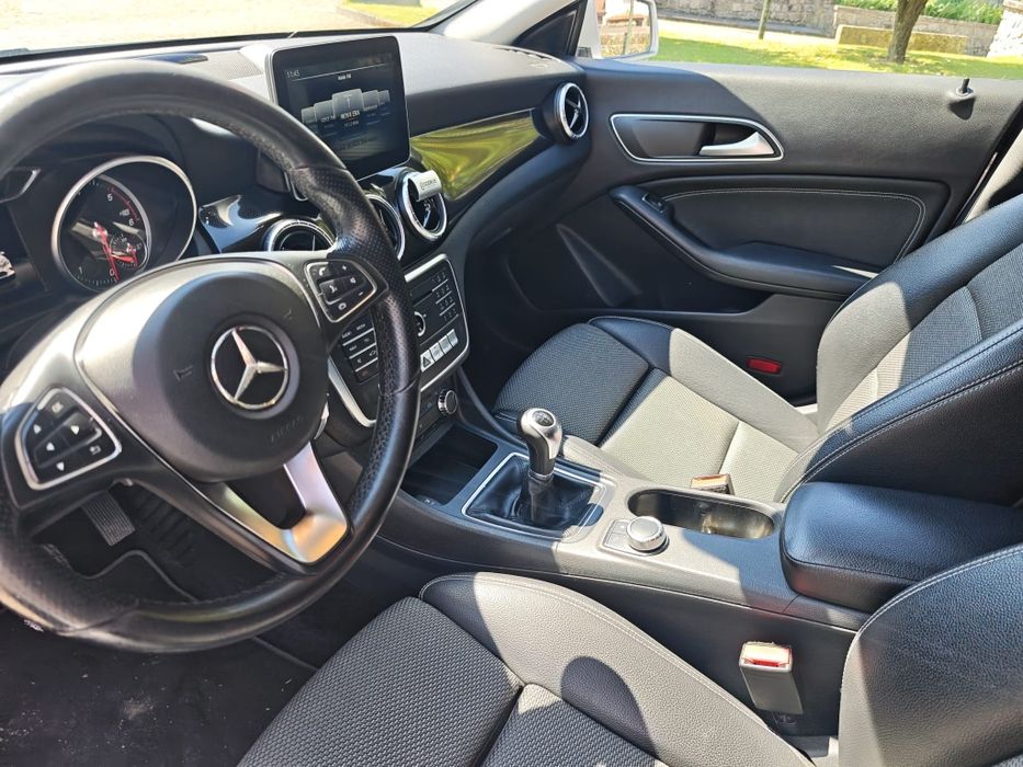Vendo Mercedes CLA 180D