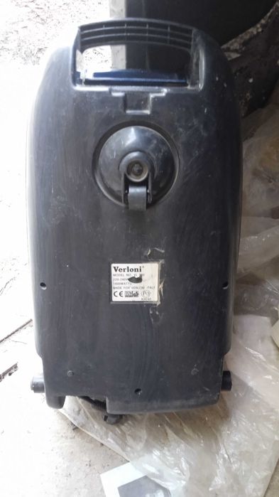 Пылесос Verloni/ Италия. Без шланга. Нерабочий.