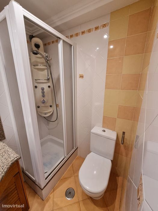 Apartamento T3 com garagem no Prior Velho