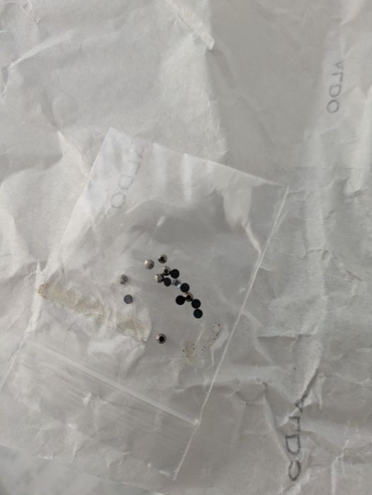 Sandálias pele  pretas e prateadas Aldo 41