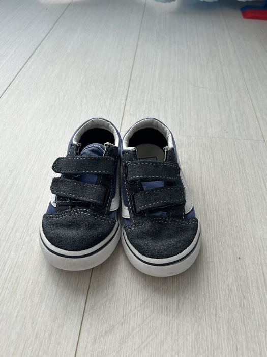 Vans azuis escuros n24