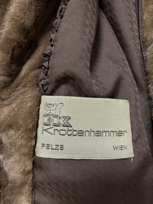 Elegancka długa szuba z naturalnego futra