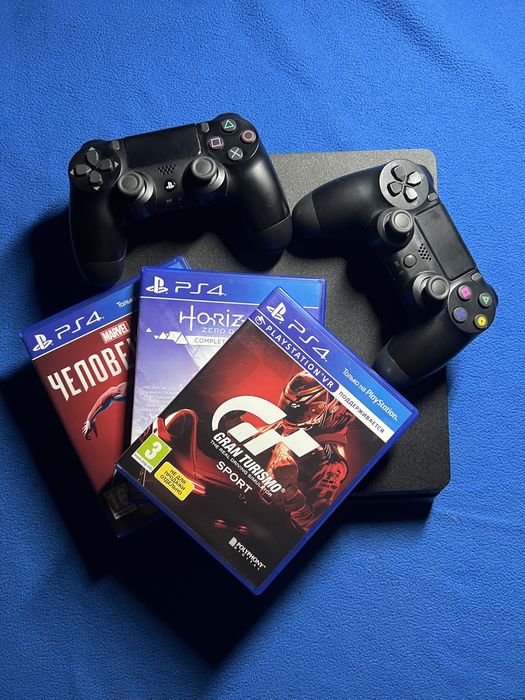 Playstation 4 Slim 1 tb + 2 геймпада и 2 игры