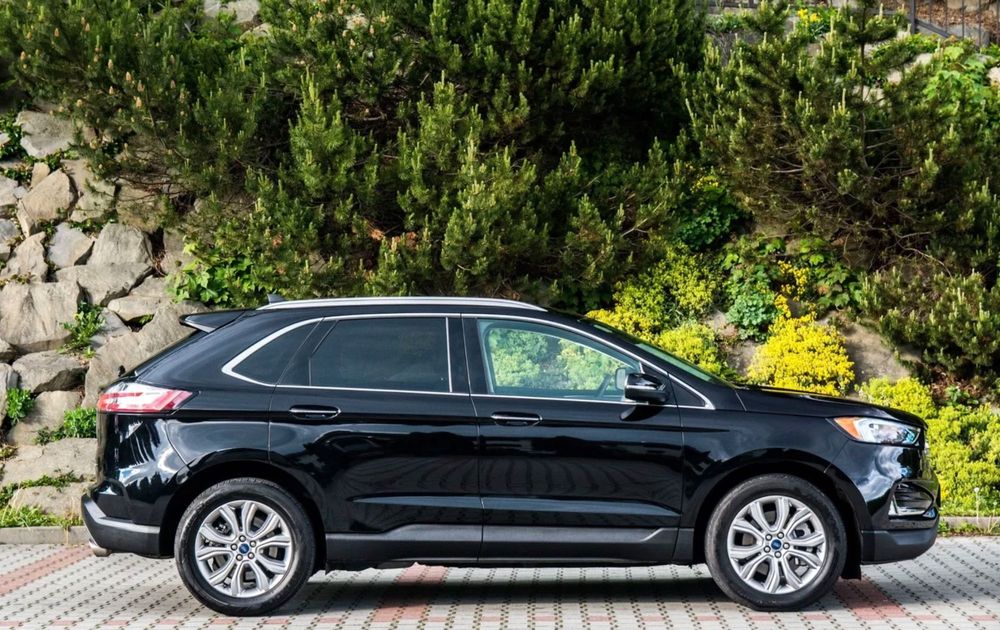 Ford Edge Titanium 2022 року
