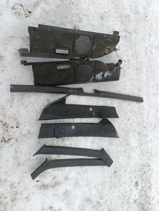 Пластик багажника