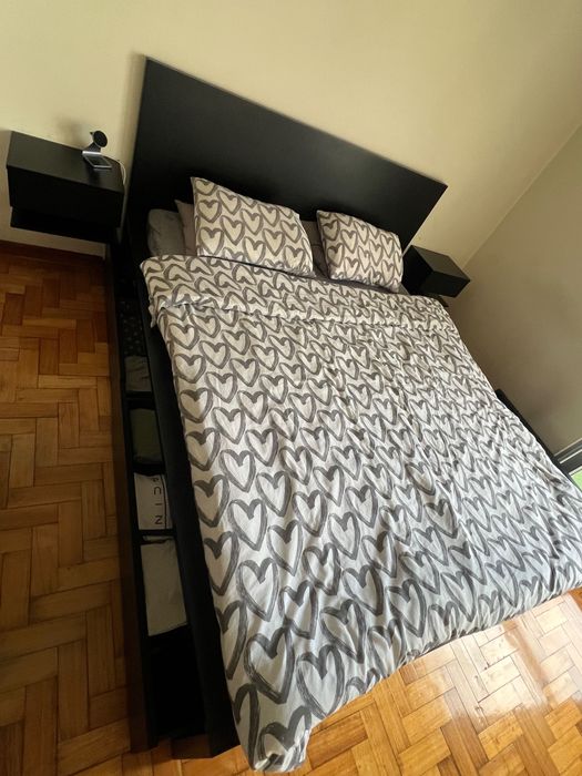 Cama preta ikea 160x200
