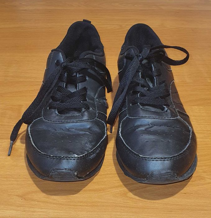 Czarne buty sportowe, rozm. 39 (dł. wkładki 25 cm)