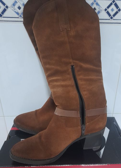 Botas de cano alto em pele Genuína- (camurça) -Tamanho 38