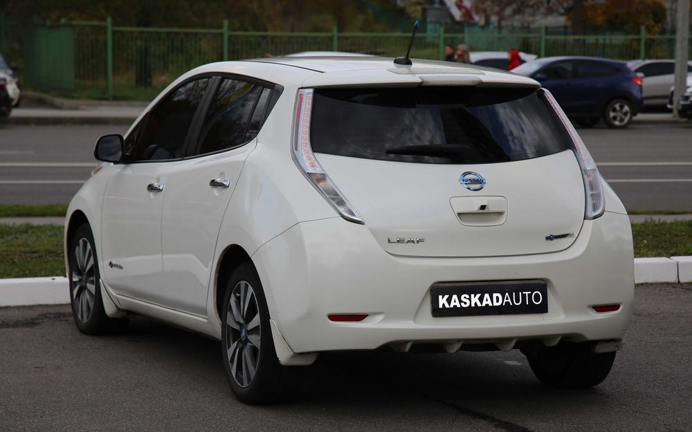 Продам Nissan Leaf